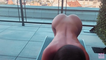 A gimi után felcsábította a tetőre a vonzó 18 éves növendékét a nagy popsis milf tanítónő Thumb