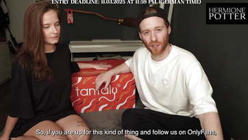 Az utazásra is magával vitte a nagycsöcsű guminőt a vadóc amatőr páros Thumb