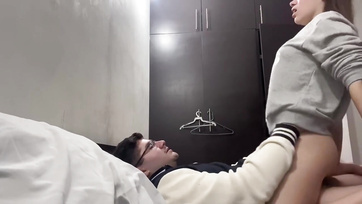 Az fősulis lány bejött a hálószobámba de hála istennek nem leckét írni hanem egy fergetegeset kúrni Thumb