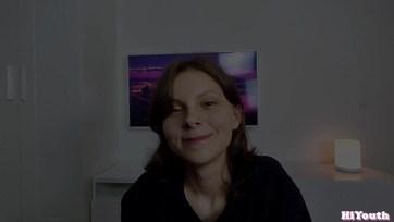 Az arcára és az éhes csámcsogójába is jutott a tejemből miután kivettem a fini puncijából Thumb